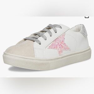 Steve Madden used size 2 sneakers